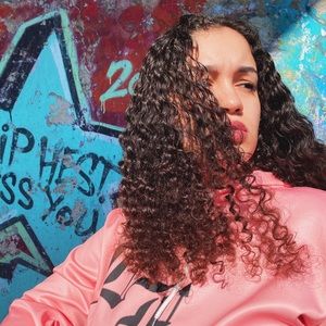 Meet your Posher, Selenia